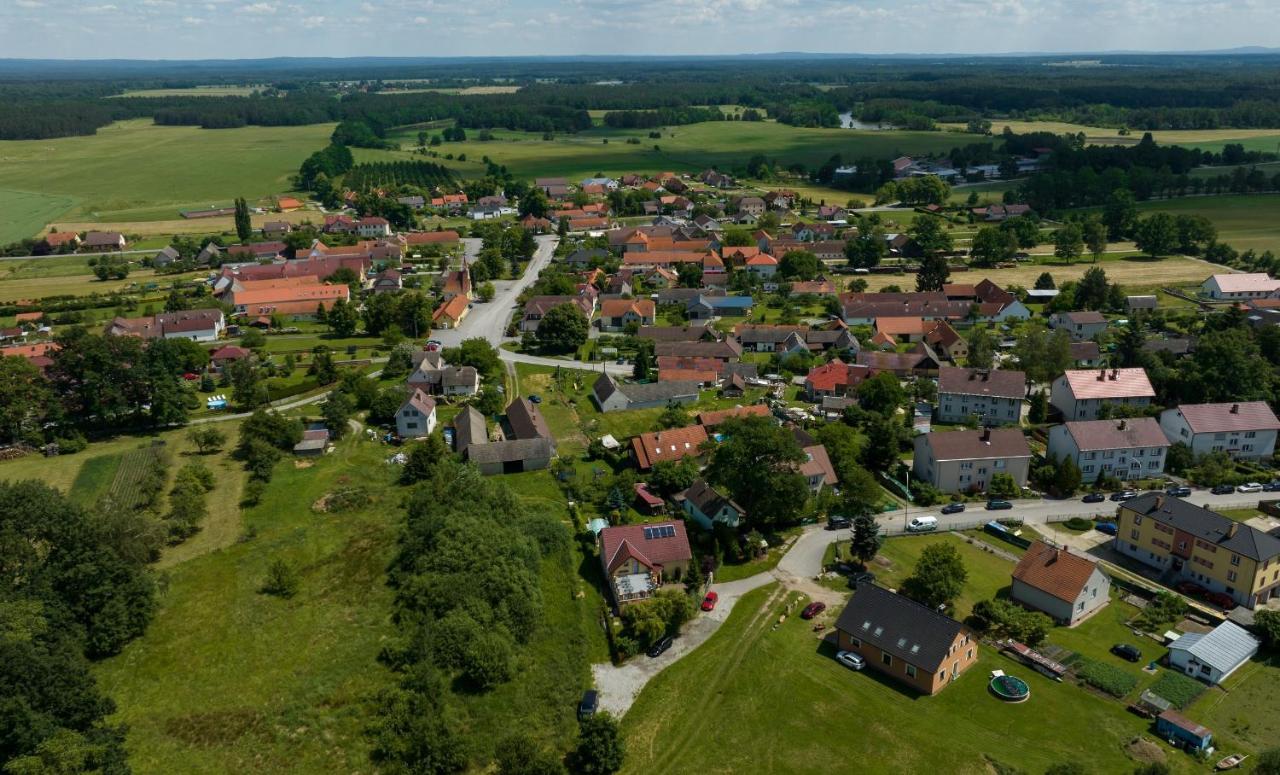 Penzion U Sýkorů Třeboň Esterno foto